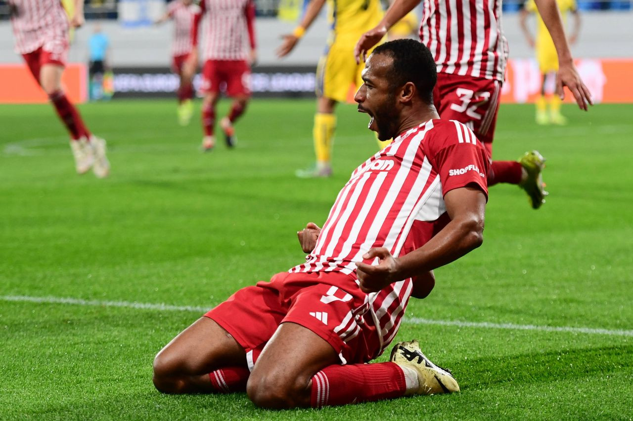 Nebunie &icirc;n Conference League! Reveniri senzaționale, rezultatele și marcatorii din optimi + echipele calificate &icirc;n sferturile de finală