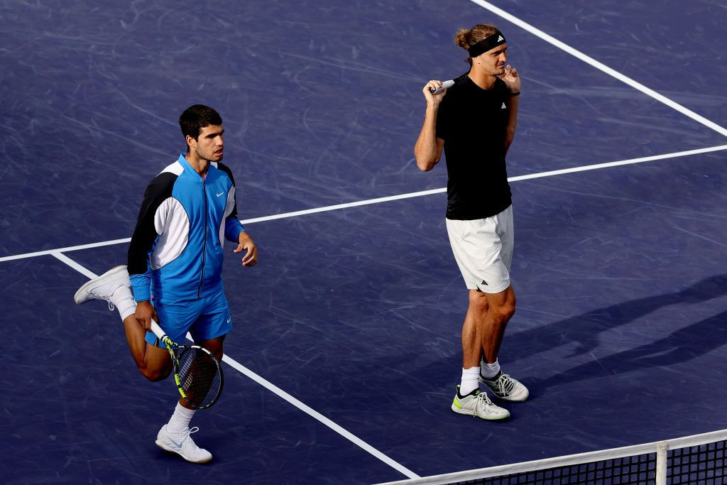 Momente de panică la Indian Wells! Partida dintre Alcaraz și Zverev, &icirc;ntreruptă din cauza invaziei unui roi de albine