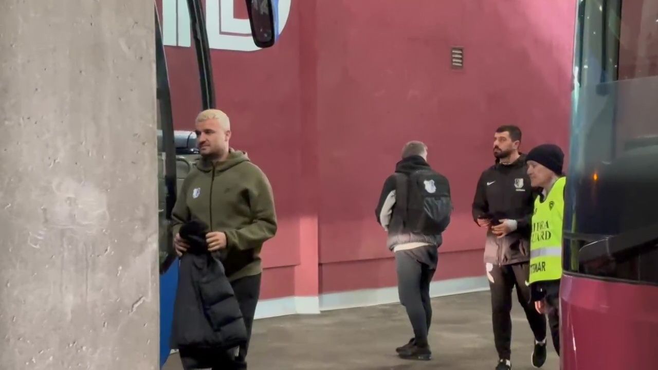 Transformare spectaculoasă de look pentru Constantin Budescu! Cum a apărut înainte de Rapid - Farul_4