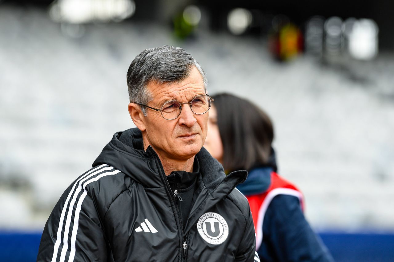 Teren IMPOSIBIL pentru FCSB! Cum arata gazonul de la Pitesti dupa ce a nins toata ziua_14