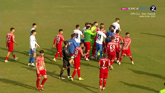 Gloria Buzău nu a avut milă de Viitorul Târgu Jiu! Tensiuni la finalul meciului. Andrei Prepeliță, intervenție în forță_12