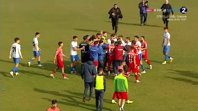 Continua seria PARADELOR INCREDIBILE! Vlad, intereventie salvatoare in partida cu FC Arges_2