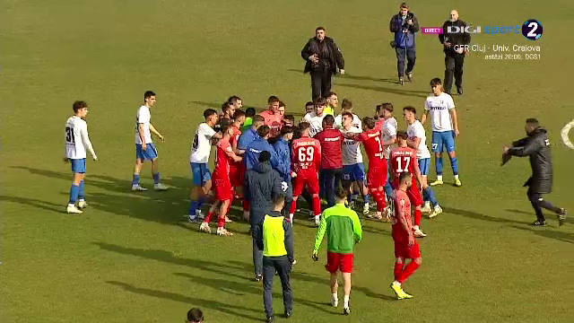 Teren IMPOSIBIL pentru FCSB! Cum arata gazonul de la Pitesti dupa ce a nins toata ziua_19