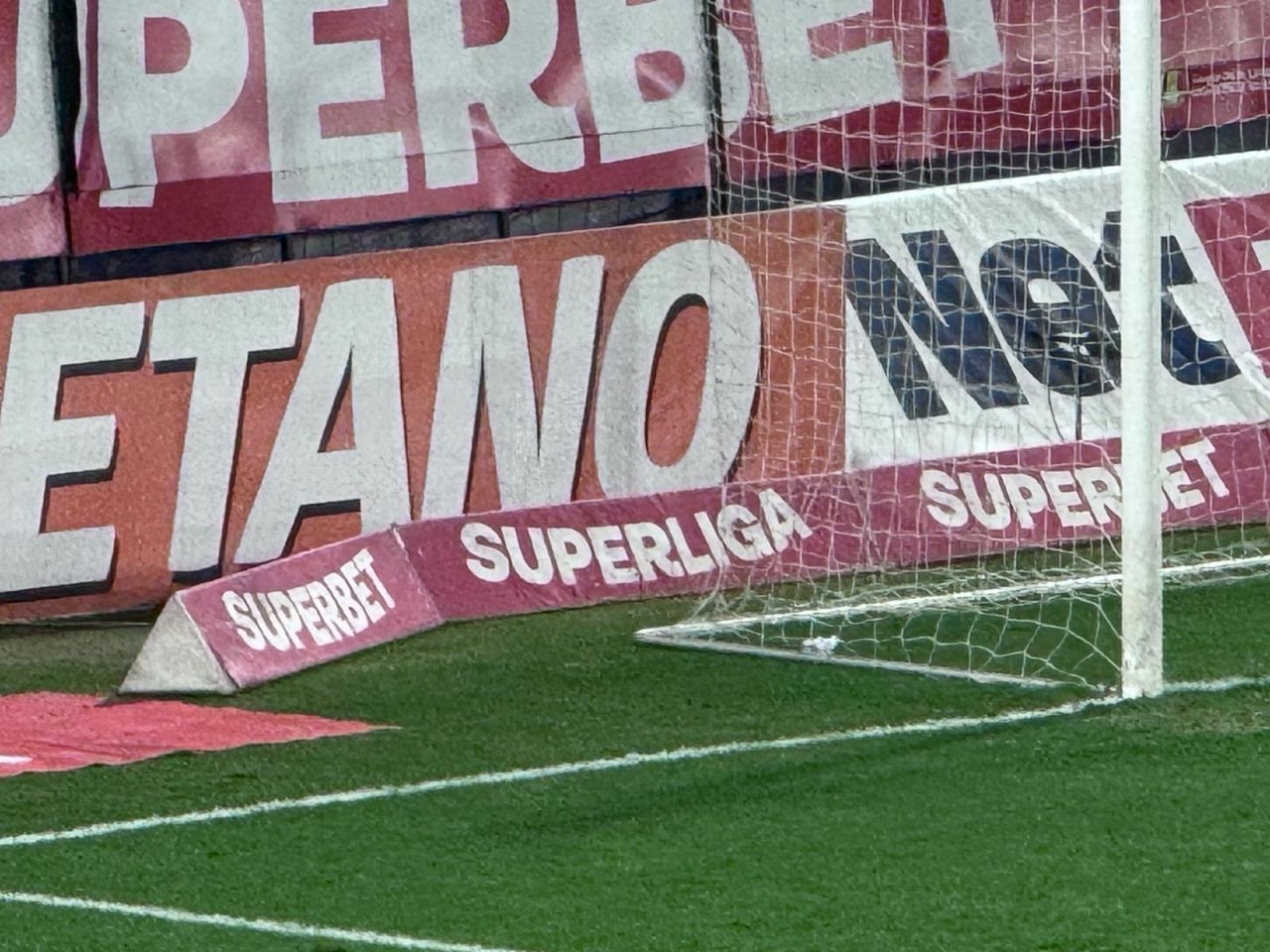 GALERIE FOTO | Ea este femeia care l-a MOTIVAT pe Man sa ajunga cel mai bun jucator din Liga 1! ' Perla' lui Becali este impreuna cu fosta Miss Arad de 7 ani_5