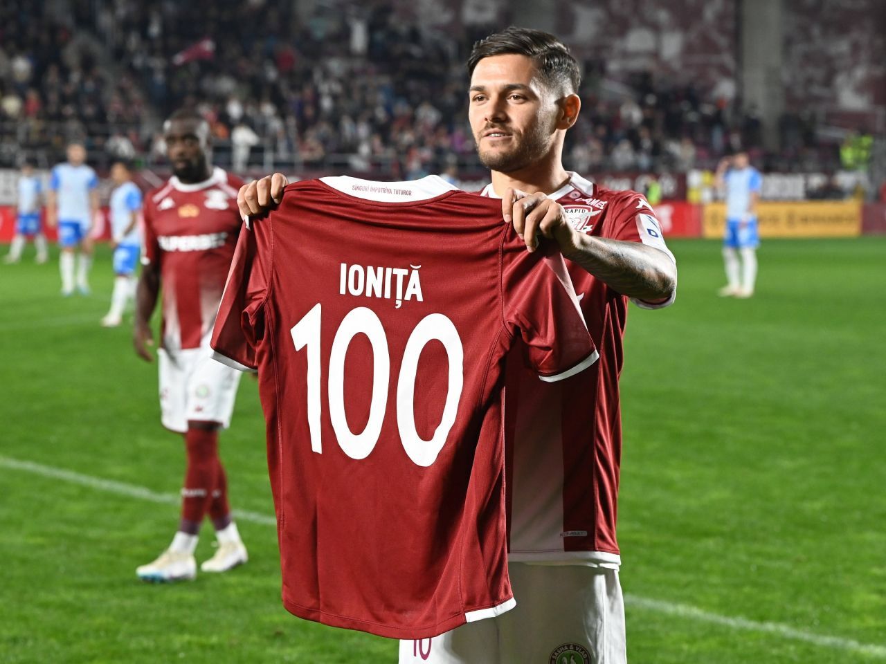 GALERIE FOTO | Ea este femeia care l-a MOTIVAT pe Man sa ajunga cel mai bun jucator din Liga 1! ' Perla' lui Becali este impreuna cu fosta Miss Arad de 7 ani_3
