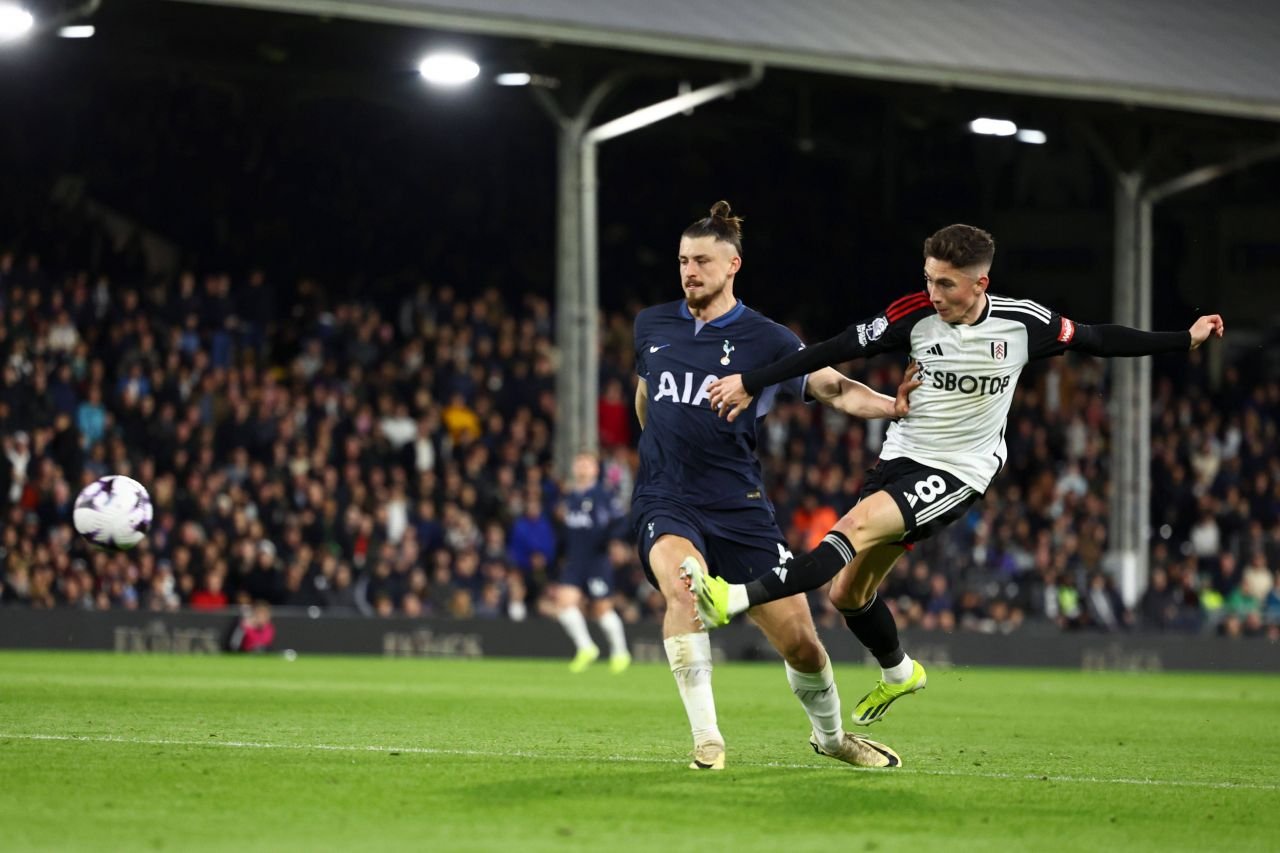 „Comic!” Presa și fanii s-au întors împotriva lui Radu Drăgușin, după dezastrul cu Fulham: a plouat cu note de 4 și 5_6