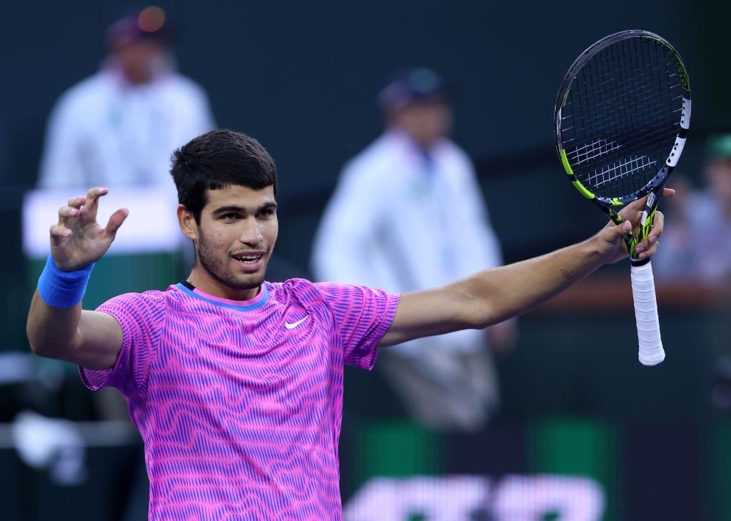 Sinner a c&acirc;știgat punctul anului , &icirc;nsă Alcaraz s-a ales cu victoria! Schimb de mingii spectaculos &icirc;n semifinala de la Indian Wells