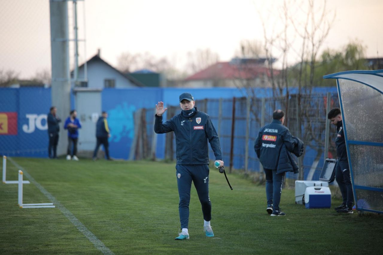 Cum a fost surprins Edi Iordănescu în cantonamentul naționalei de la Mogoșoaia_8