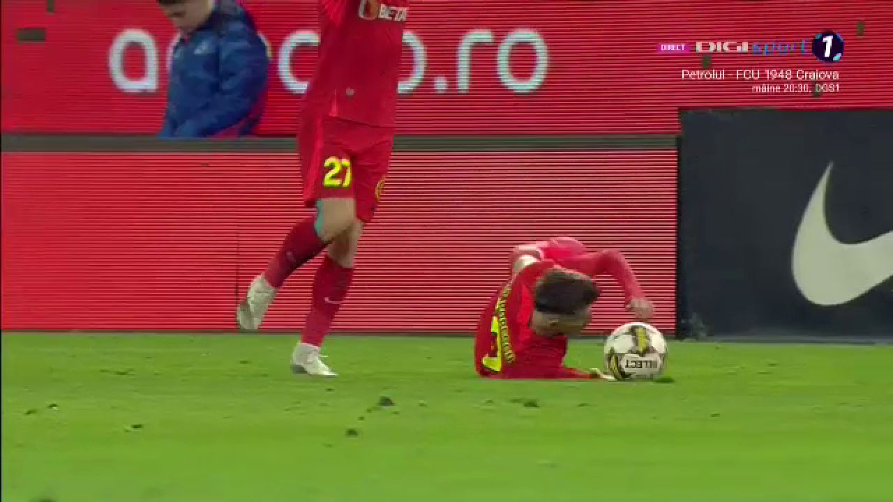 Auch! Darius Olaru i-a aplicat o lovitură dură lui Tavi Popescu în FCSB - Sepsi OSK_6