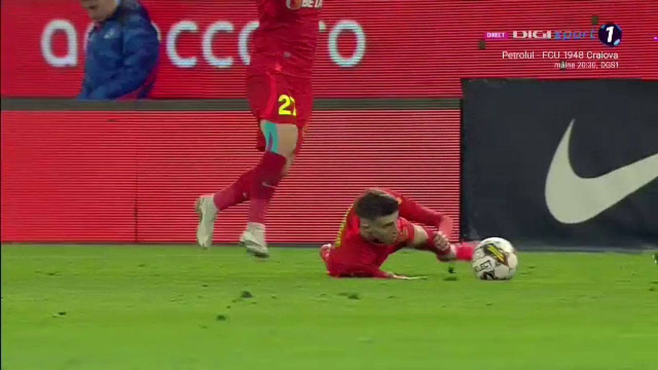 Auch! Darius Olaru i-a aplicat o lovitură dură lui Tavi Popescu în FCSB - Sepsi OSK_7