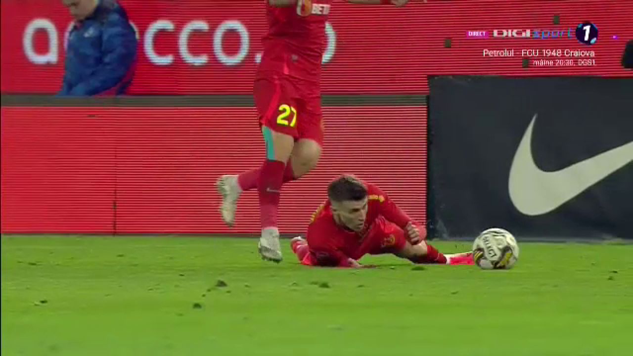Auch! Darius Olaru i-a aplicat o lovitură dură lui Tavi Popescu în FCSB - Sepsi OSK_8