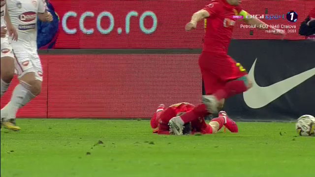 Auch! Darius Olaru i-a aplicat o lovitură dură lui Tavi Popescu în FCSB - Sepsi OSK_12