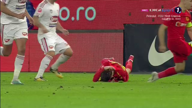 Auch! Darius Olaru i-a aplicat o lovitură dură lui Tavi Popescu în FCSB - Sepsi OSK_15