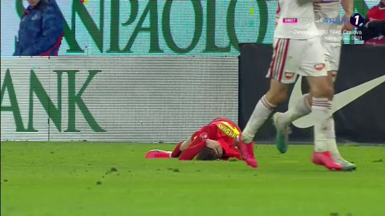 Auch! Darius Olaru i-a aplicat o lovitură dură lui Tavi Popescu în FCSB - Sepsi OSK_18