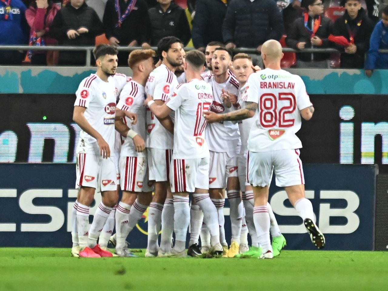 O veste bună, un semnal de alarmă și o decizie pusă sub semnul întrebării. Trei concluzii după FCSB - Sepsi 2-1_13