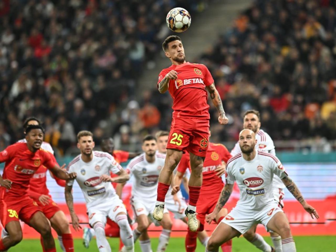 Insuflatii pentru locul 1! TERAPIE pentru titlu: FCSB a batut-o pe Dinamo in derby si e la 4 puncte de CFR! AICI SUNT FAZELE MECIULUI! Cum arata acum clasamentul_43