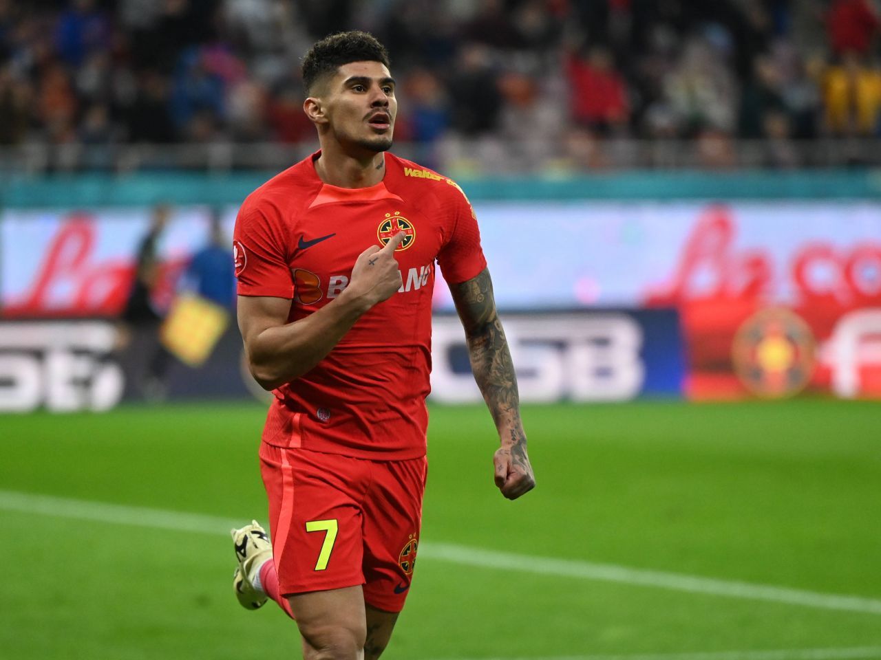 Insuflatii pentru locul 1! TERAPIE pentru titlu: FCSB a batut-o pe Dinamo in derby si e la 4 puncte de CFR! AICI SUNT FAZELE MECIULUI! Cum arata acum clasamentul_25