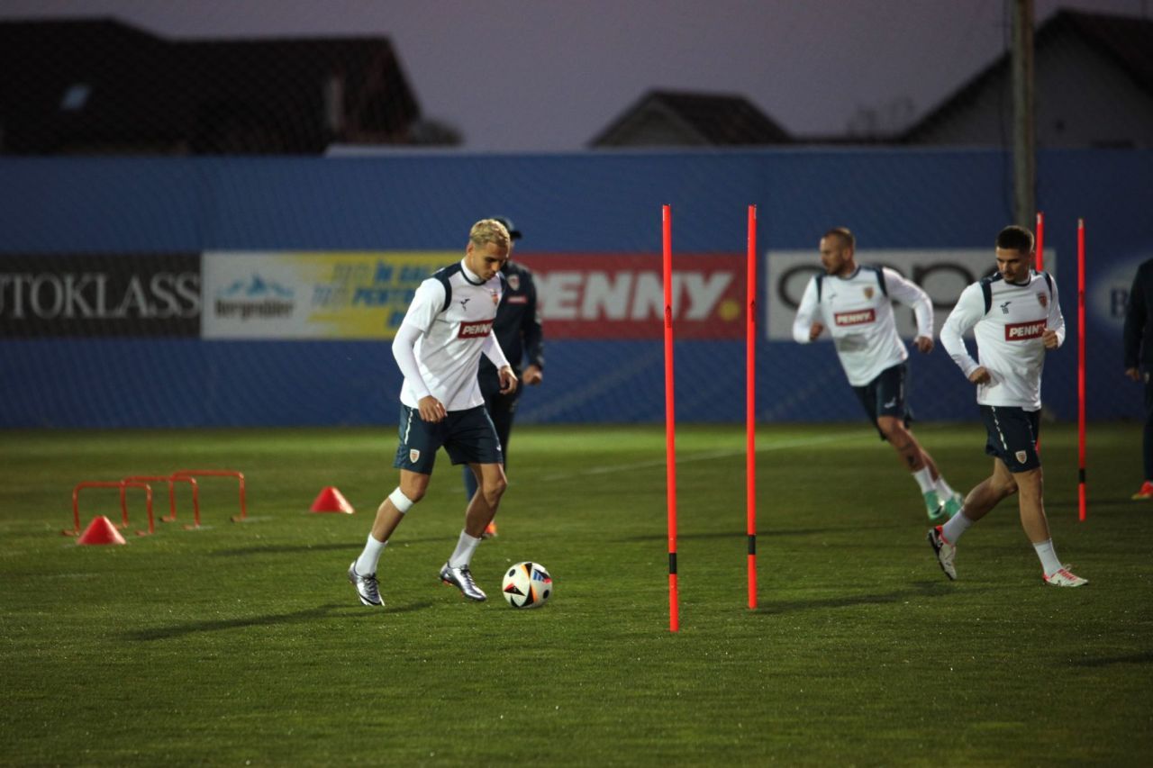 Reîncărcați sub tricolor! Imagini de la primul antrenament al naționalei lui Edi Iordănescu_16