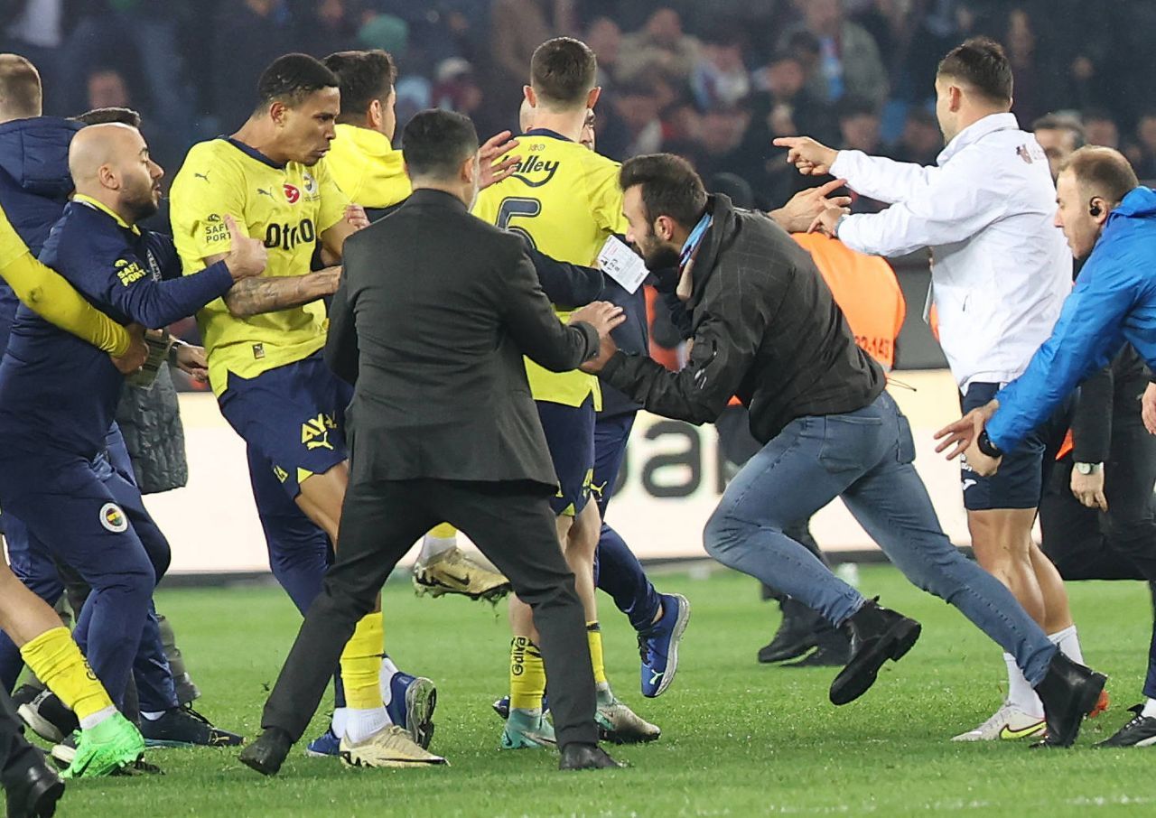 Anunțul făcut de conducerea clubului Fenerbahce după bătaia generală de la finalul meciului cu Trabzonspor_1