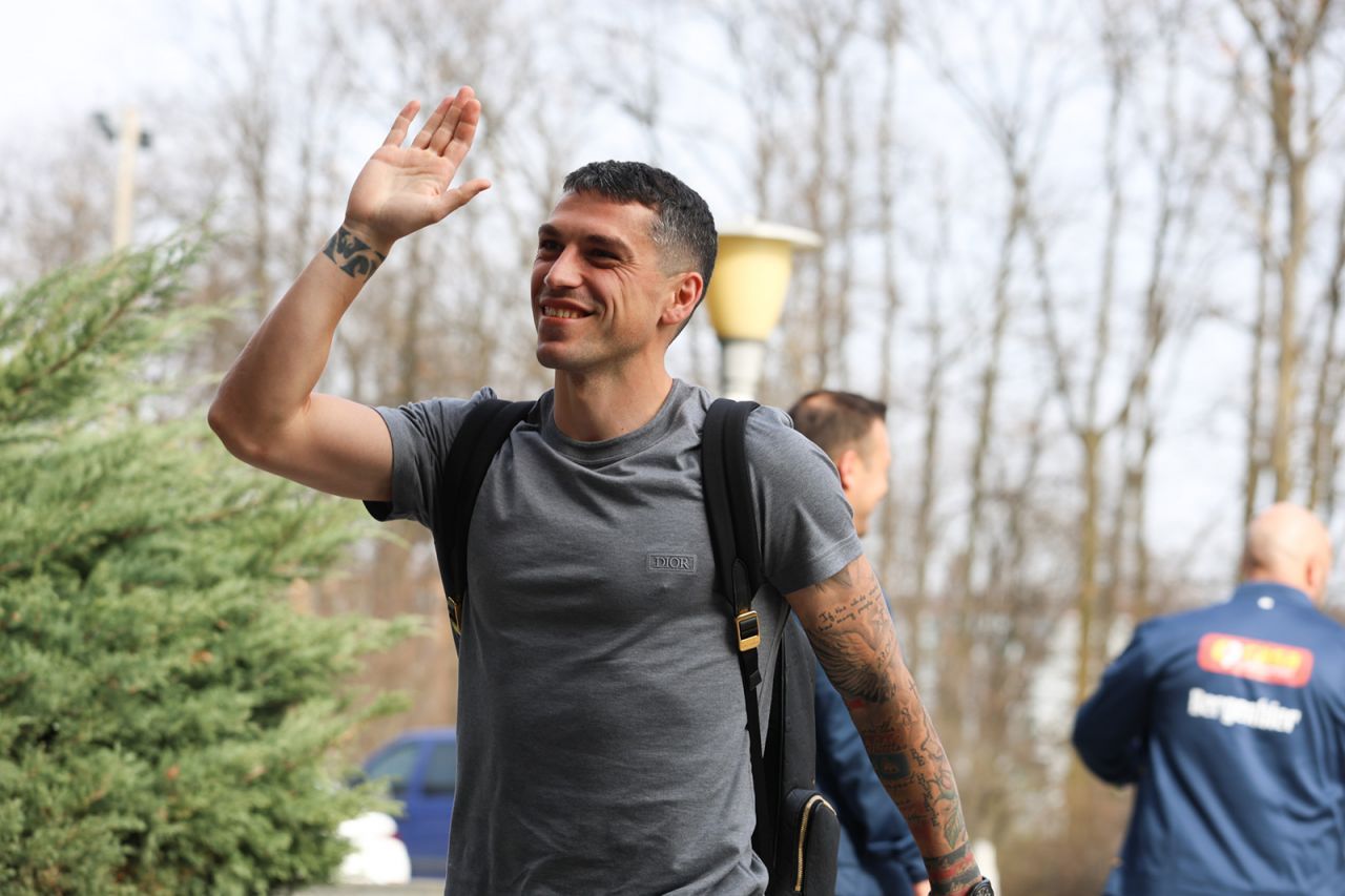 Tricolorii Franței vs tricolorii României la reunire! Ianis Hagi și Denis Alibec sau Kylian Mbappe și Olivier Giroud?_4