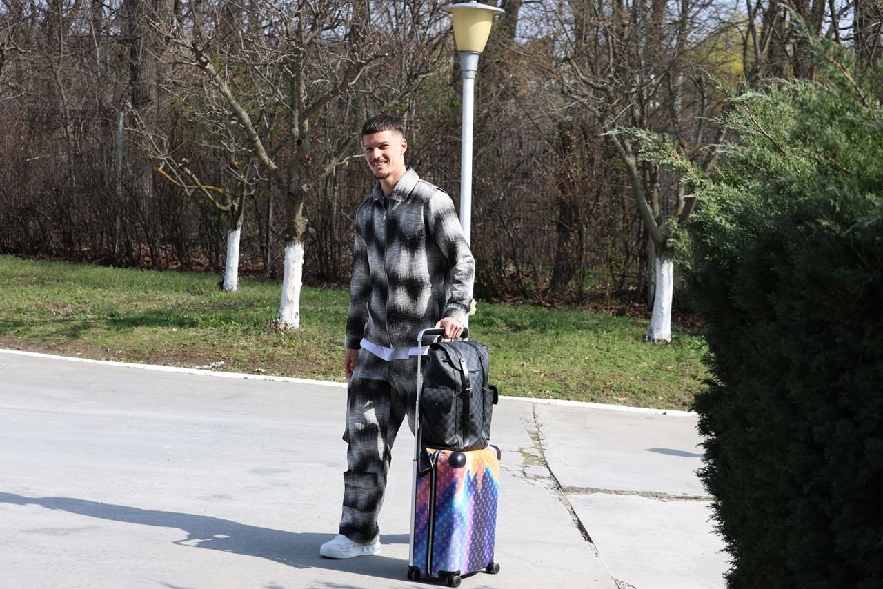 Tricolorii Franței vs tricolorii României la reunire! Ianis Hagi și Denis Alibec sau Kylian Mbappe și Olivier Giroud?_8