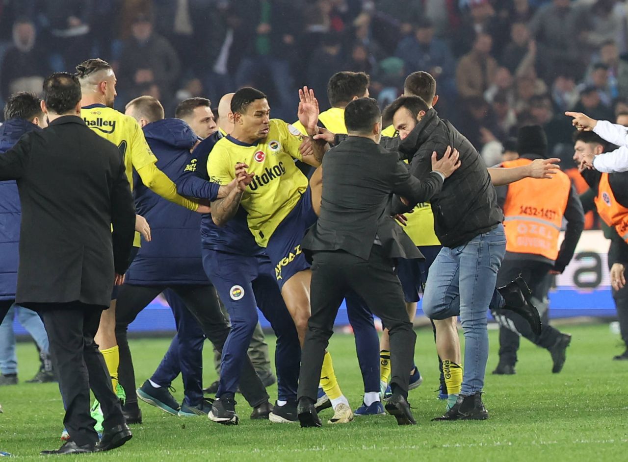 Măsură extremă luată în calcul de Fenerbahce după scenele revoltătoare din Turcia_6