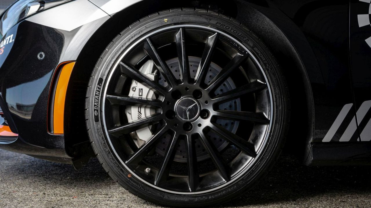 Depozitarea corectă a anvelopelor de vară în timpul iernii (P)_3