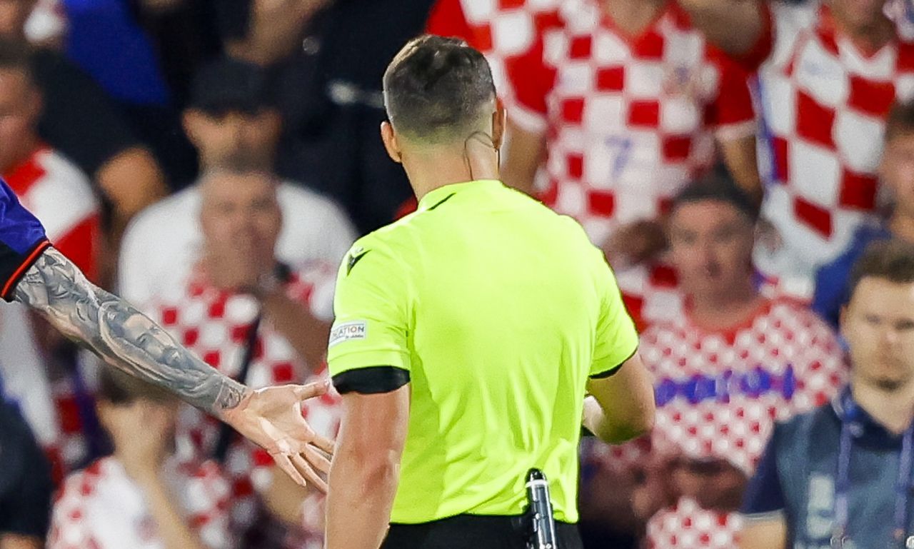 Istvan Kovacs, delegat la un meci din play-off-ul Euro 2024_3