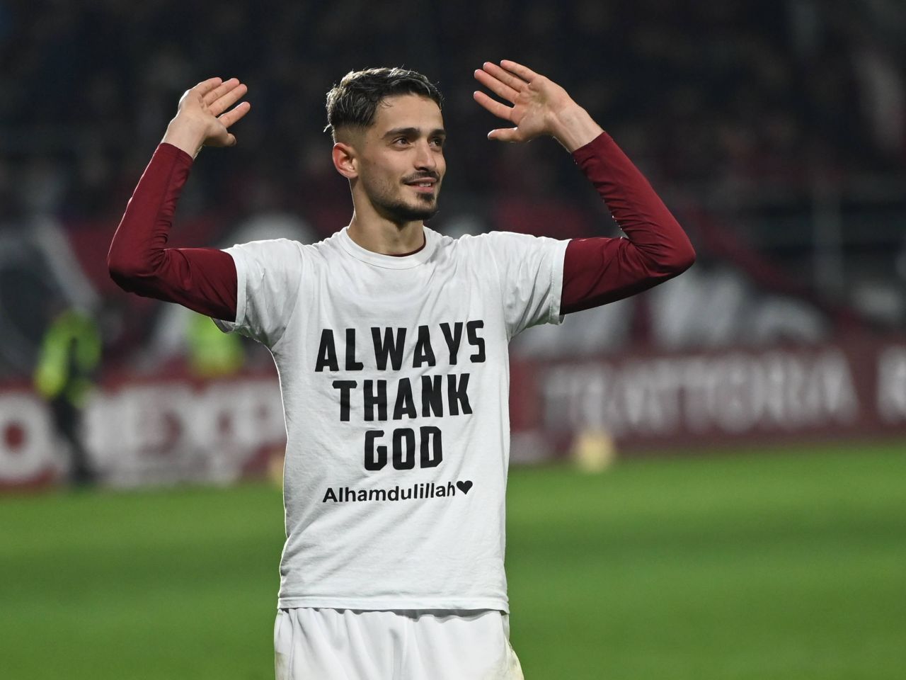 Transfer stelar pentru Rrahmani și Rapid! Ce scriu portughezii despre vârful care a marcat „de s-a plictisit” în România_3