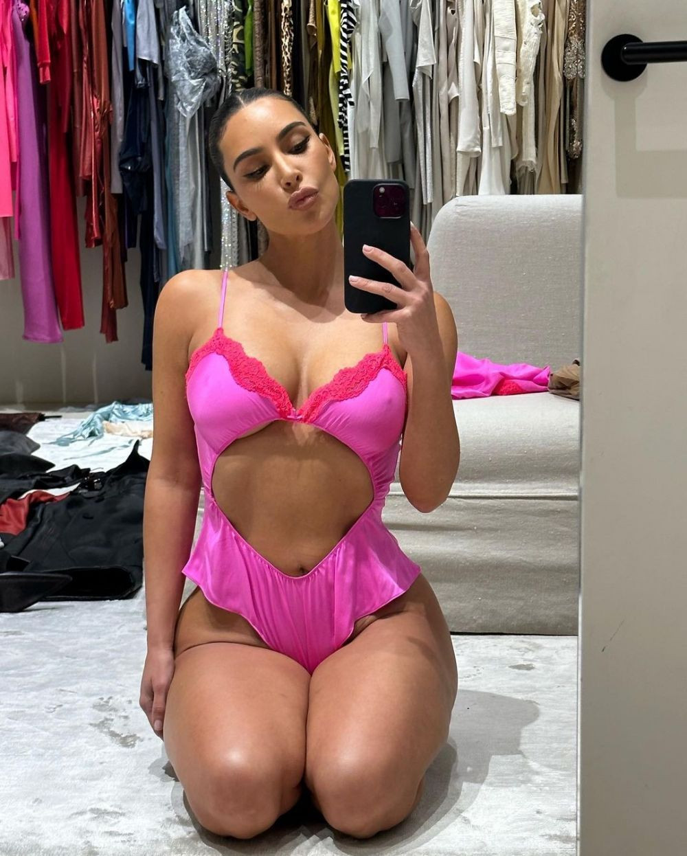 Cel mai sexy model de pe Instagram și-a luat bilete la EURO 2024! La ce meciuri va fi prezentă Kim Kardashian_41
