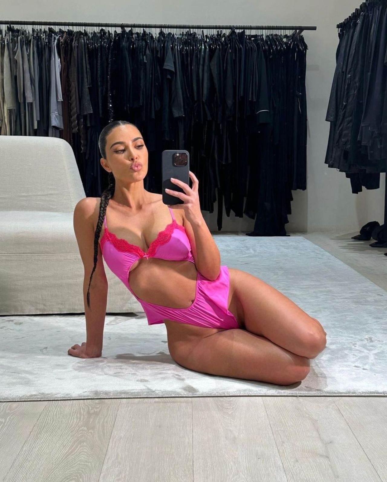 Cel mai sexy model de pe Instagram și-a luat bilete la EURO 2024! La ce meciuri va fi prezentă Kim Kardashian_64