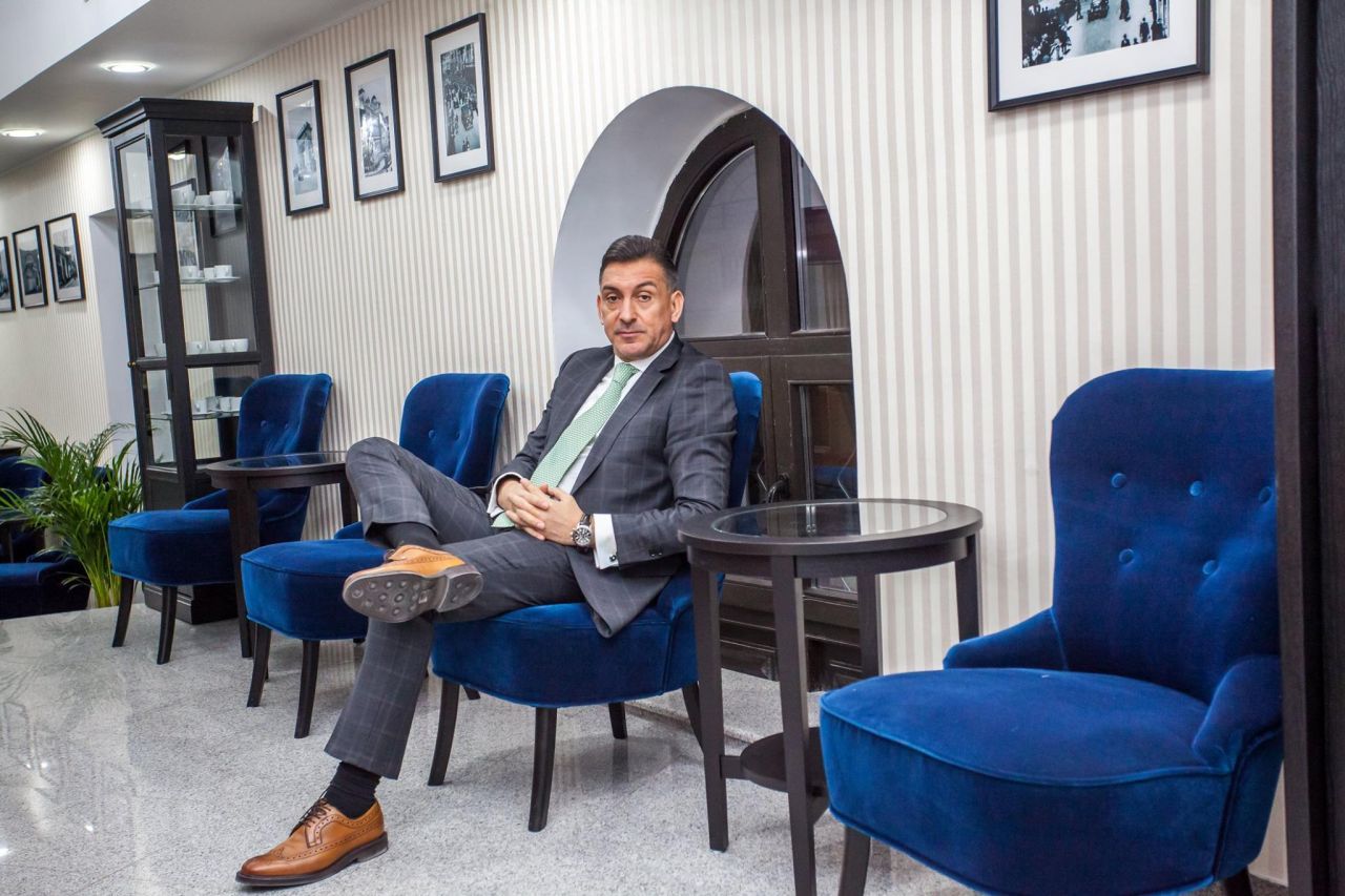 Ilie Dumitrescu își vinde