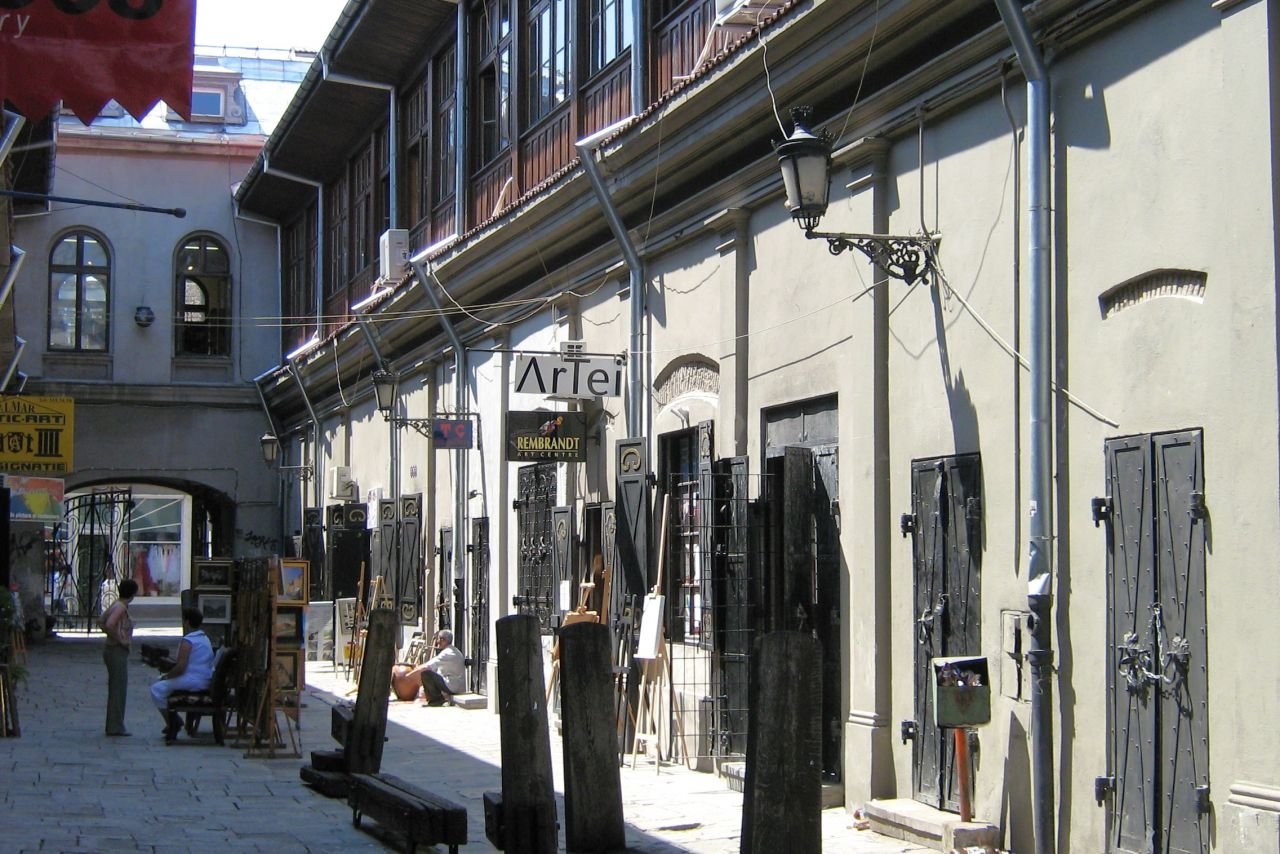 Ilie Dumitrescu își vinde 
