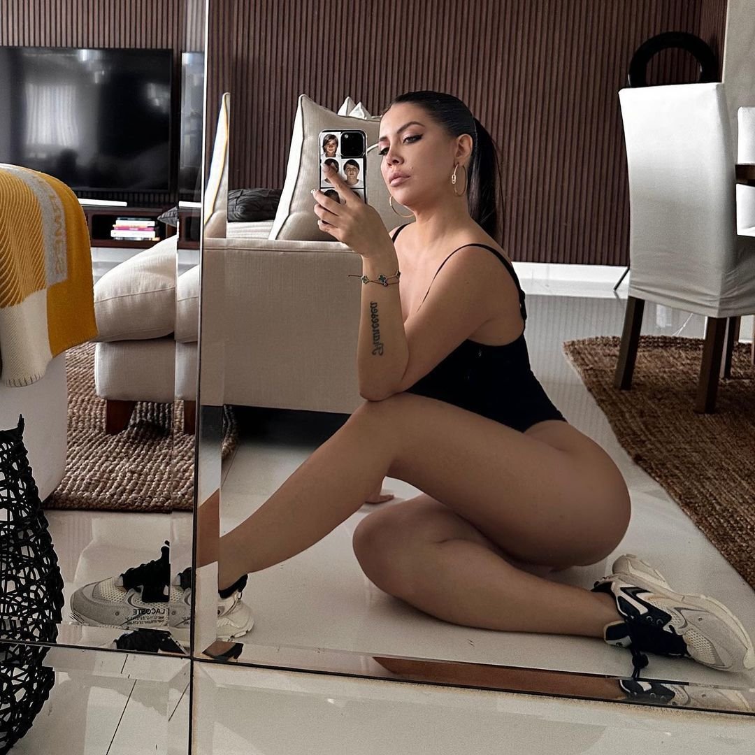 A urcat în ringul de box în cea mai excentrică ținută, iar secvențele sunt încendiare. Cum s-a lăsat filmată Wanda Nara_81