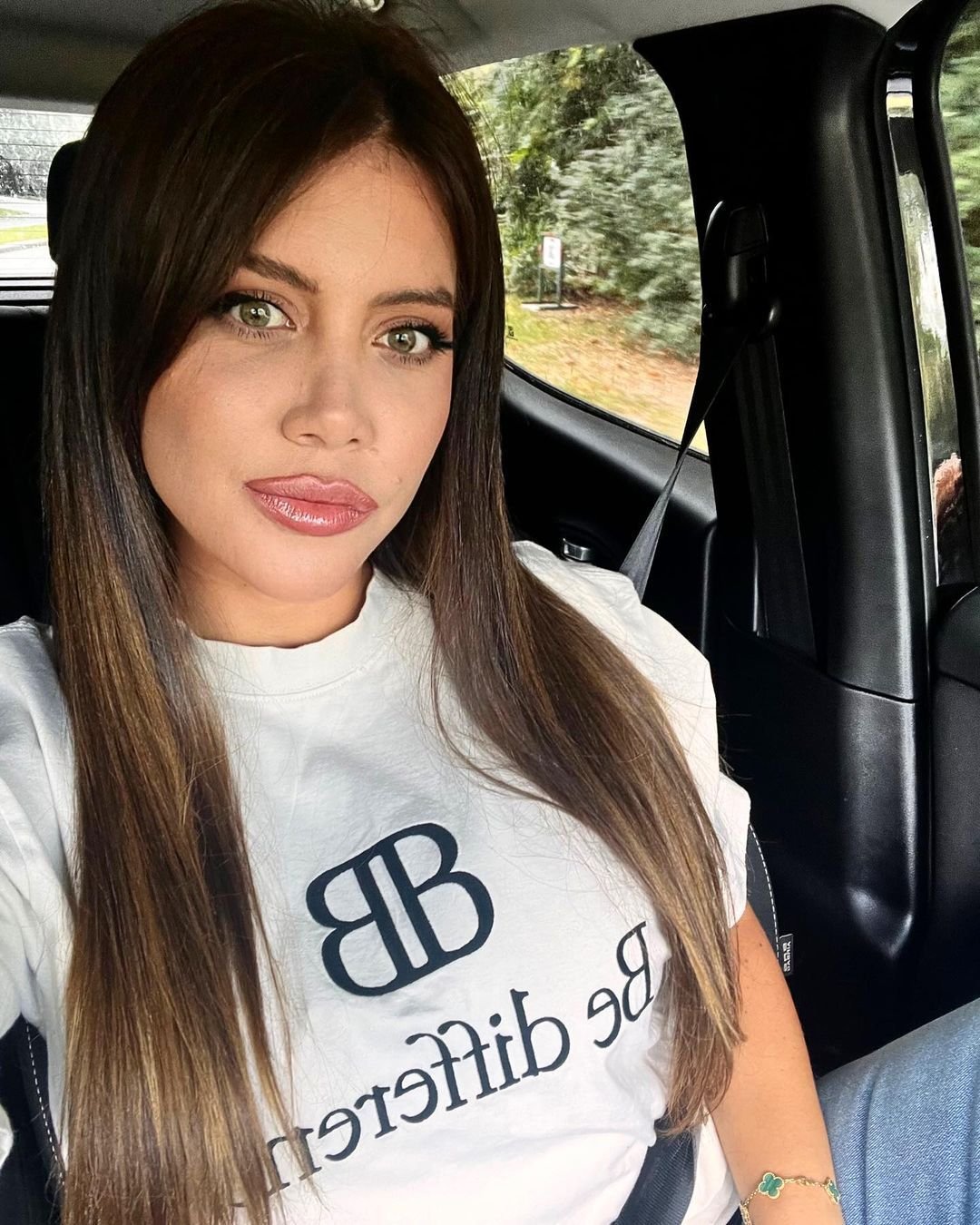 A urcat în ringul de box în cea mai excentrică ținută, iar secvențele sunt încendiare. Cum s-a lăsat filmată Wanda Nara_160