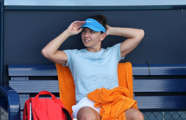Cele mai tari imagini cu Simona Halep de la meciul de revenire cu Paula Badosa