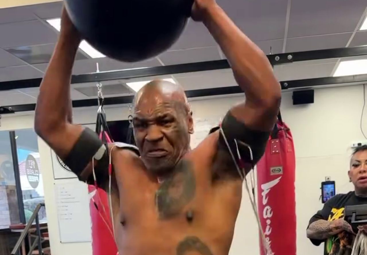 Ca la 20 de ani! Mike Tyson se pregătește ca un spartan pentru ultimul meci al carierei_1