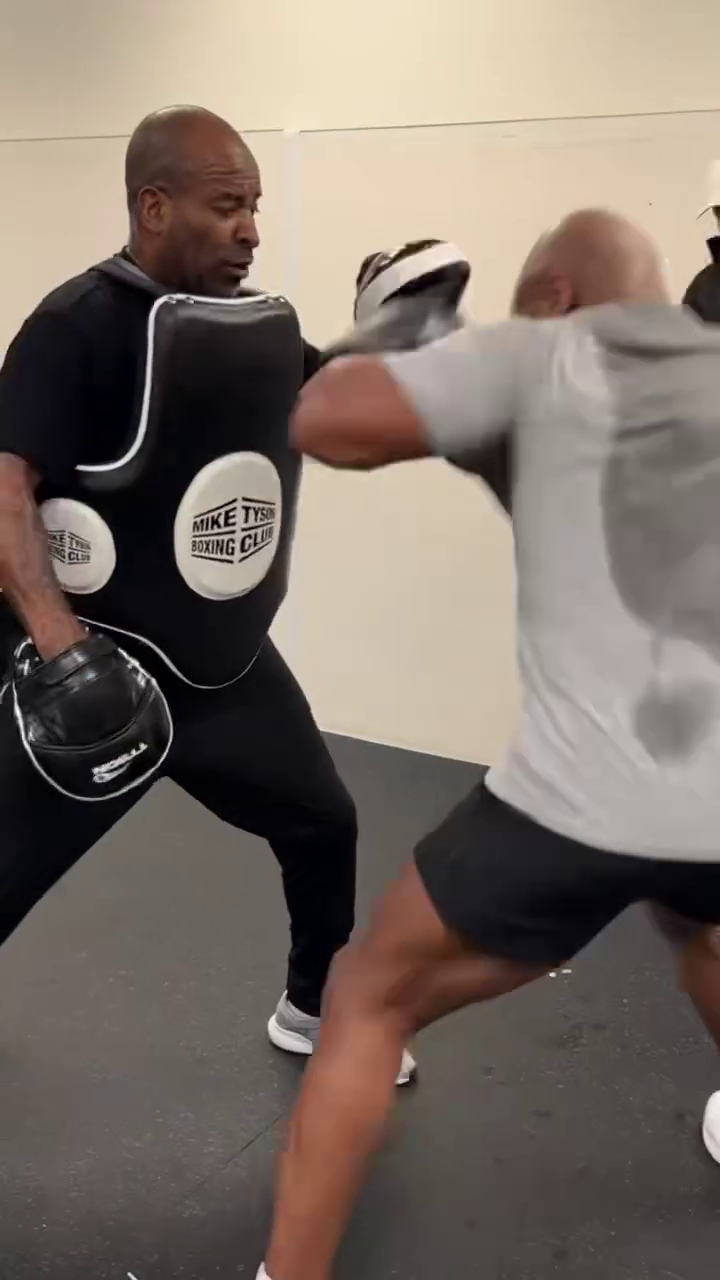 Ca la 20 de ani! Mike Tyson se pregătește ca un spartan pentru ultimul meci al carierei_9