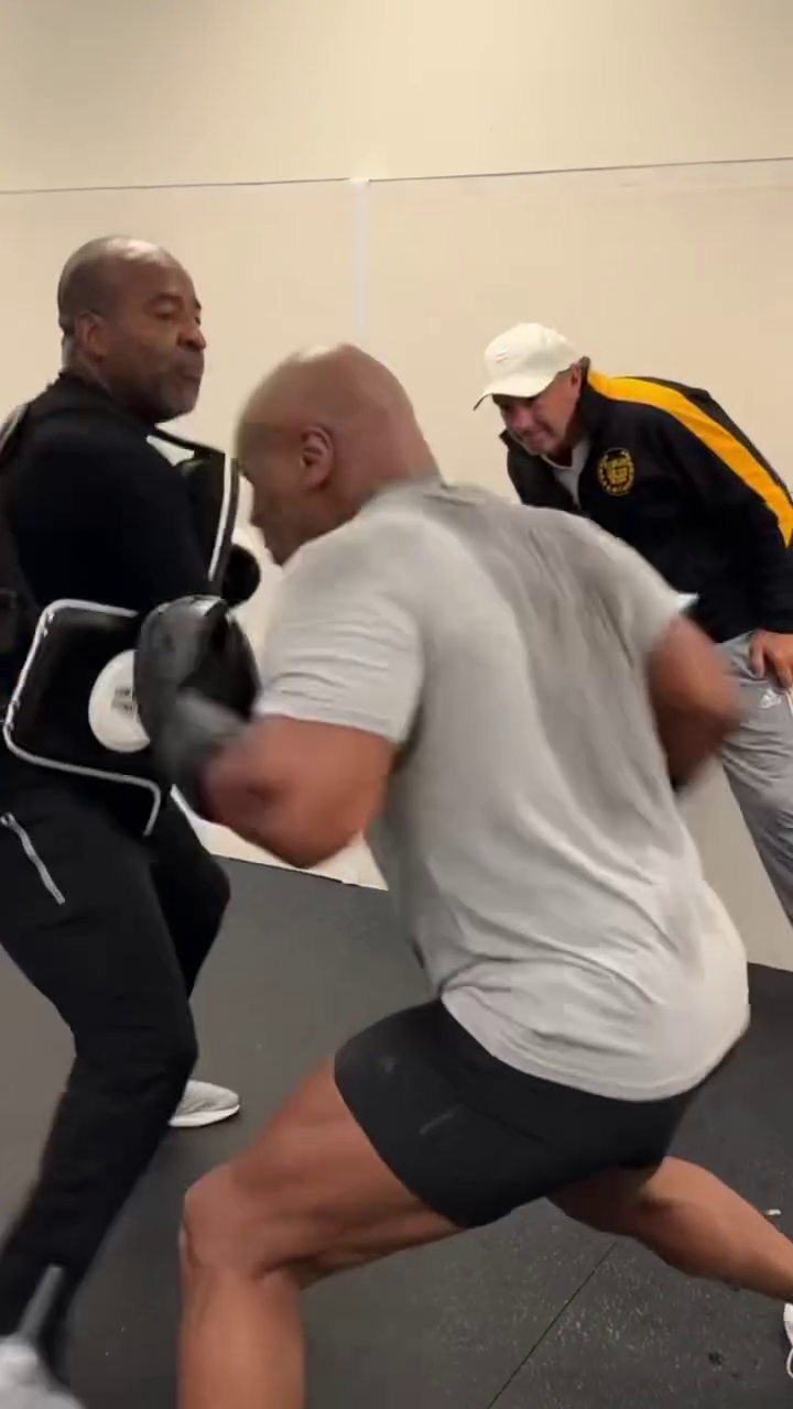 Ca la 20 de ani! Mike Tyson se pregătește ca un spartan pentru ultimul meci al carierei_13