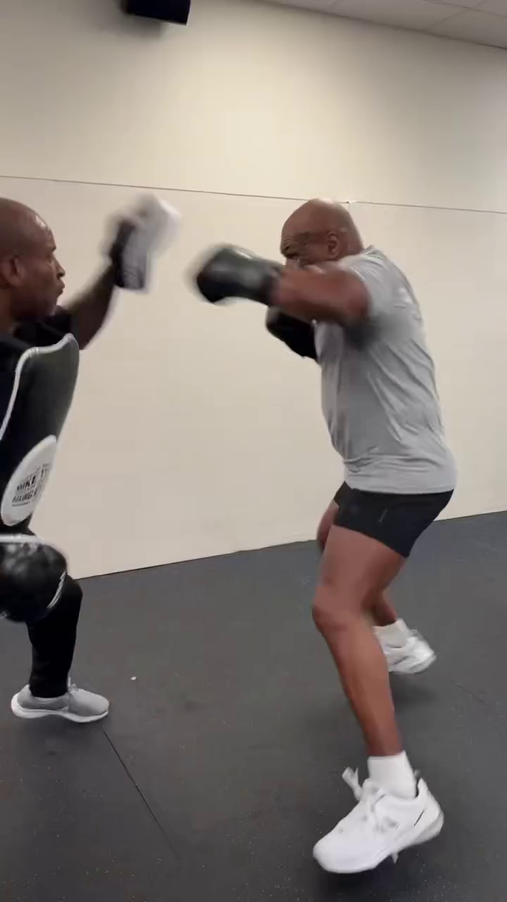 Ca la 20 de ani! Mike Tyson se pregătește ca un spartan pentru ultimul meci al carierei_14
