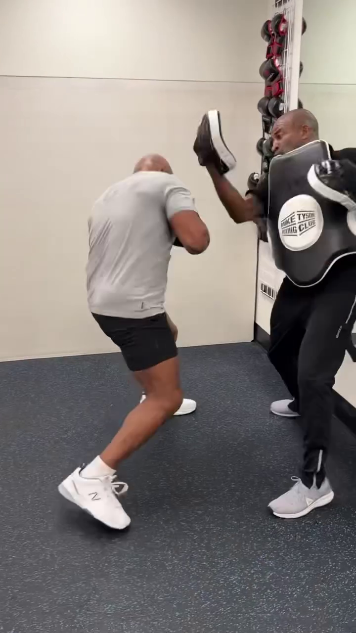 Ca la 20 de ani! Mike Tyson se pregătește ca un spartan pentru ultimul meci al carierei_17