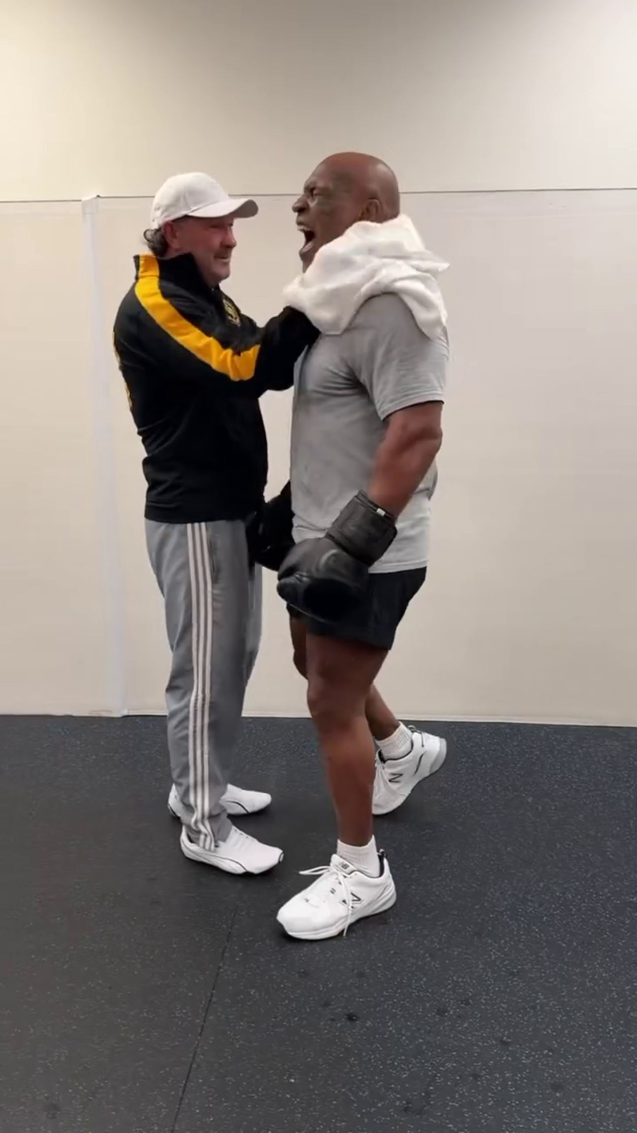 Ca la 20 de ani! Mike Tyson se pregătește ca un spartan pentru ultimul meci al carierei_23