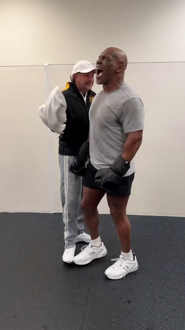 Ca la 20 de ani! Mike Tyson se pregătește ca un spartan pentru ultimul meci al carierei_24