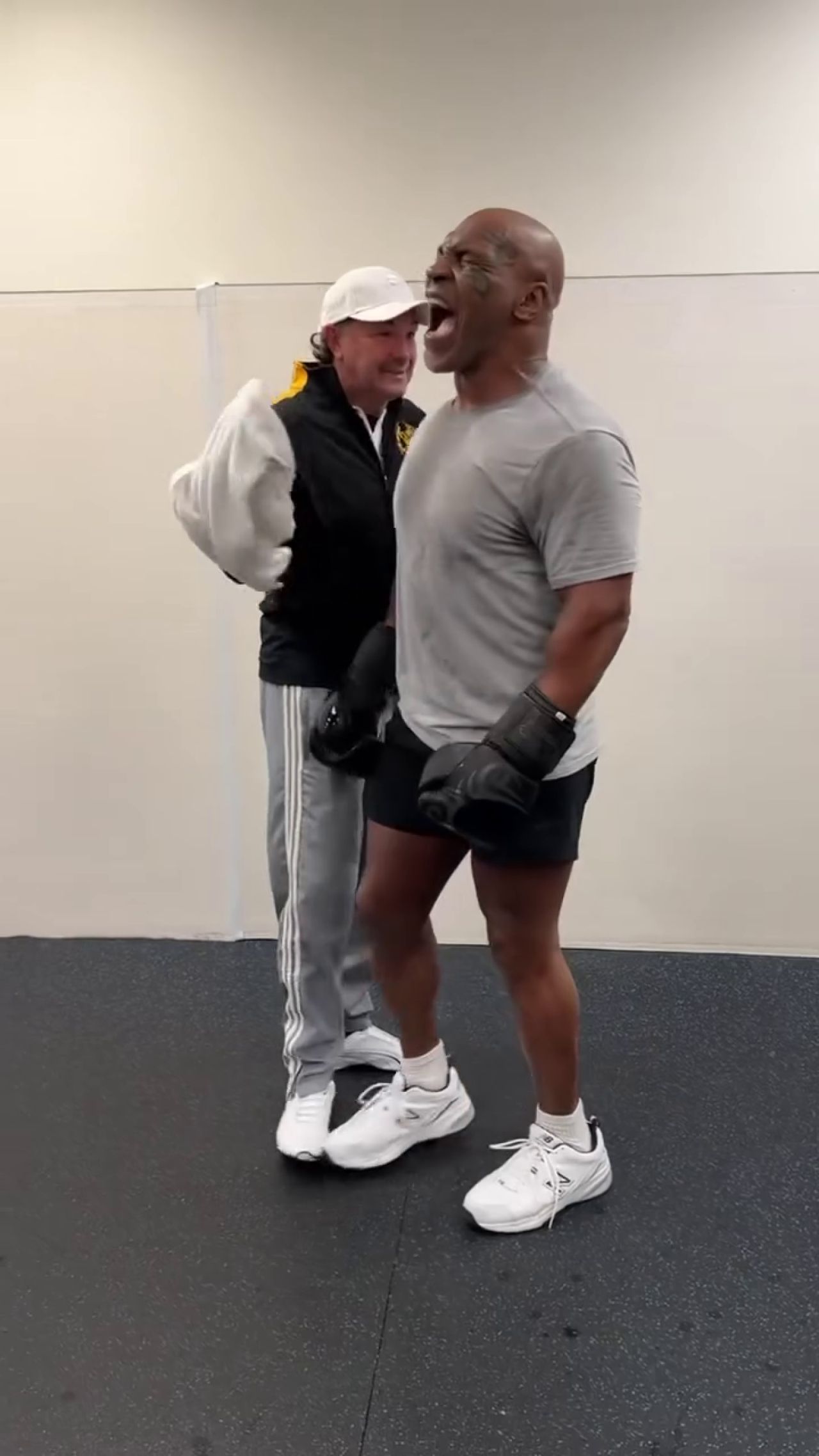 Ca la 20 de ani! Mike Tyson se pregătește ca un spartan pentru ultimul meci al carierei_24