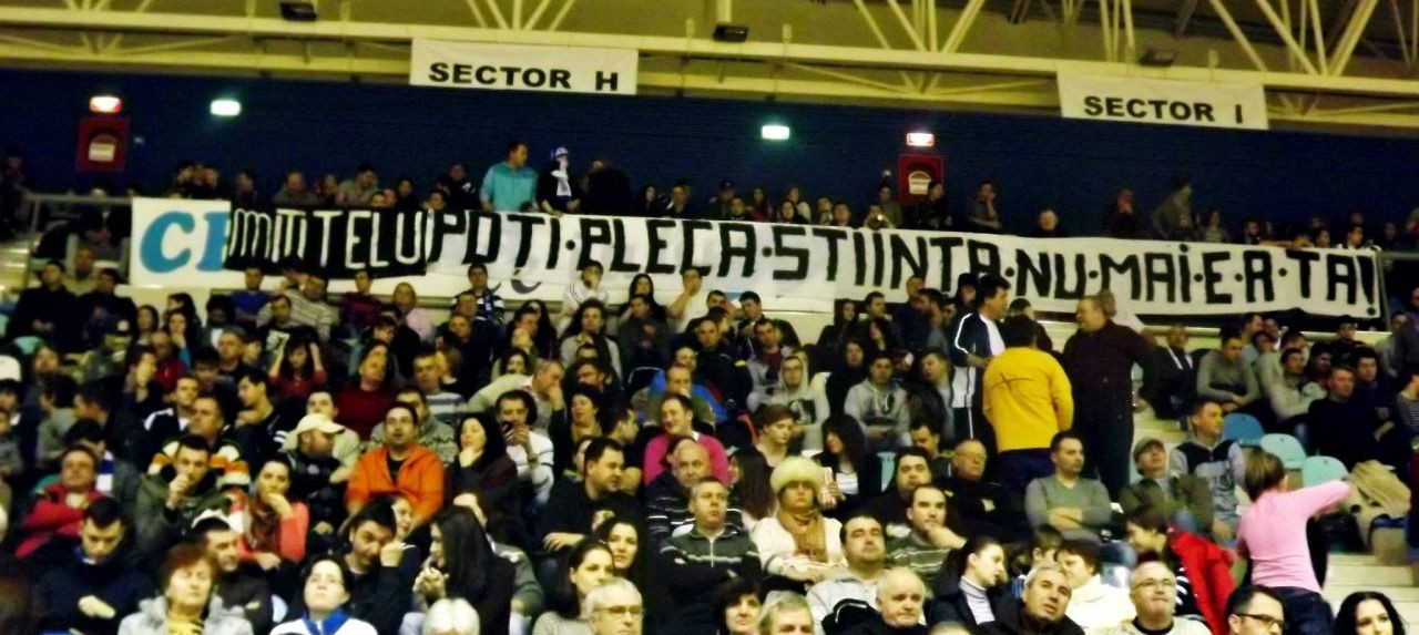 Universitatea Craiova a rămas fără antrenor! Unde pleacă tehnicianul