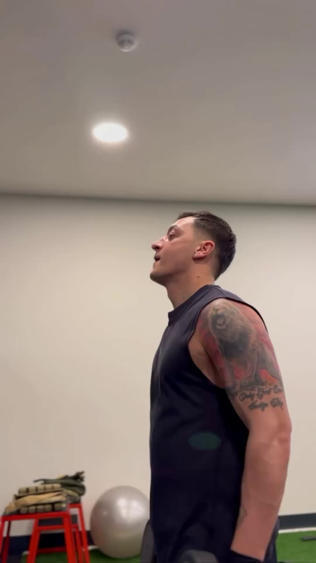 Mesut Ozil, transformare fantastică la fix un an de la retragerea din fotbal_17