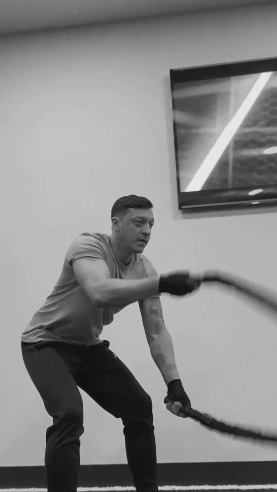 Mesut Ozil, transformare fantastică la fix un an de la retragerea din fotbal_23