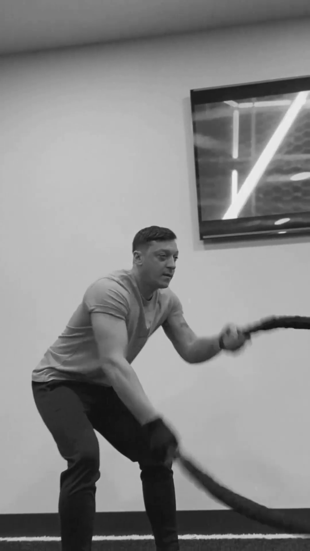 Mesut Ozil, transformare fantastică la fix un an de la retragerea din fotbal_24