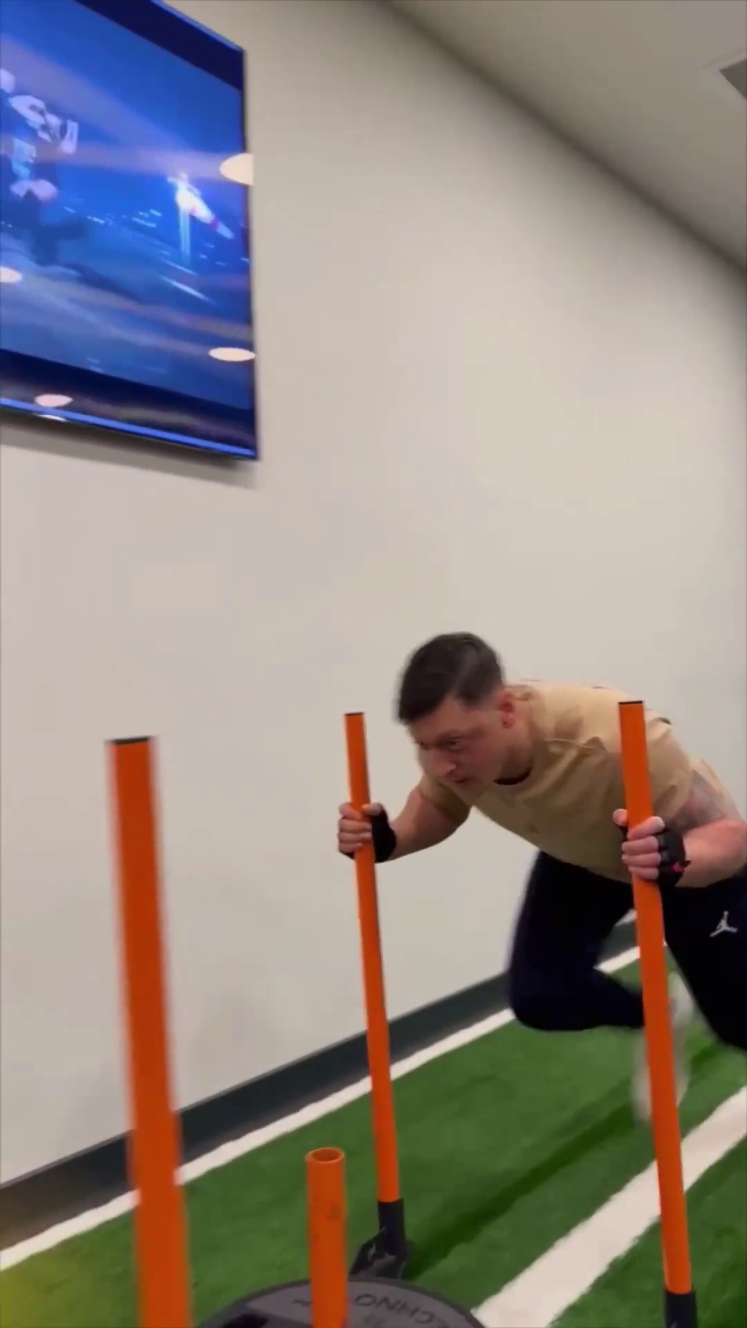 Mesut Ozil, transformare fantastică la fix un an de la retragerea din fotbal_40