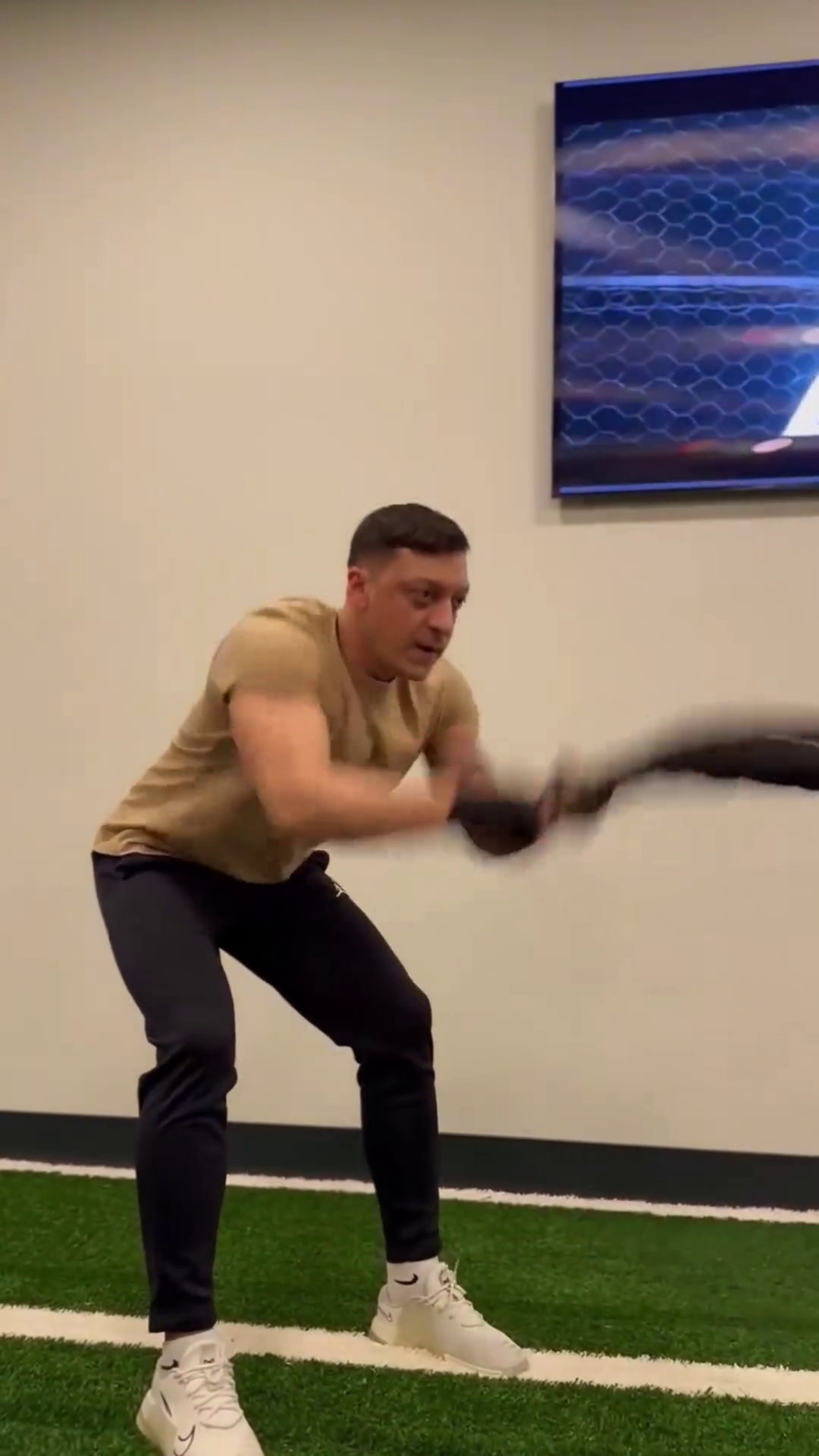 Mesut Ozil, transformare fantastică la fix un an de la retragerea din fotbal_42